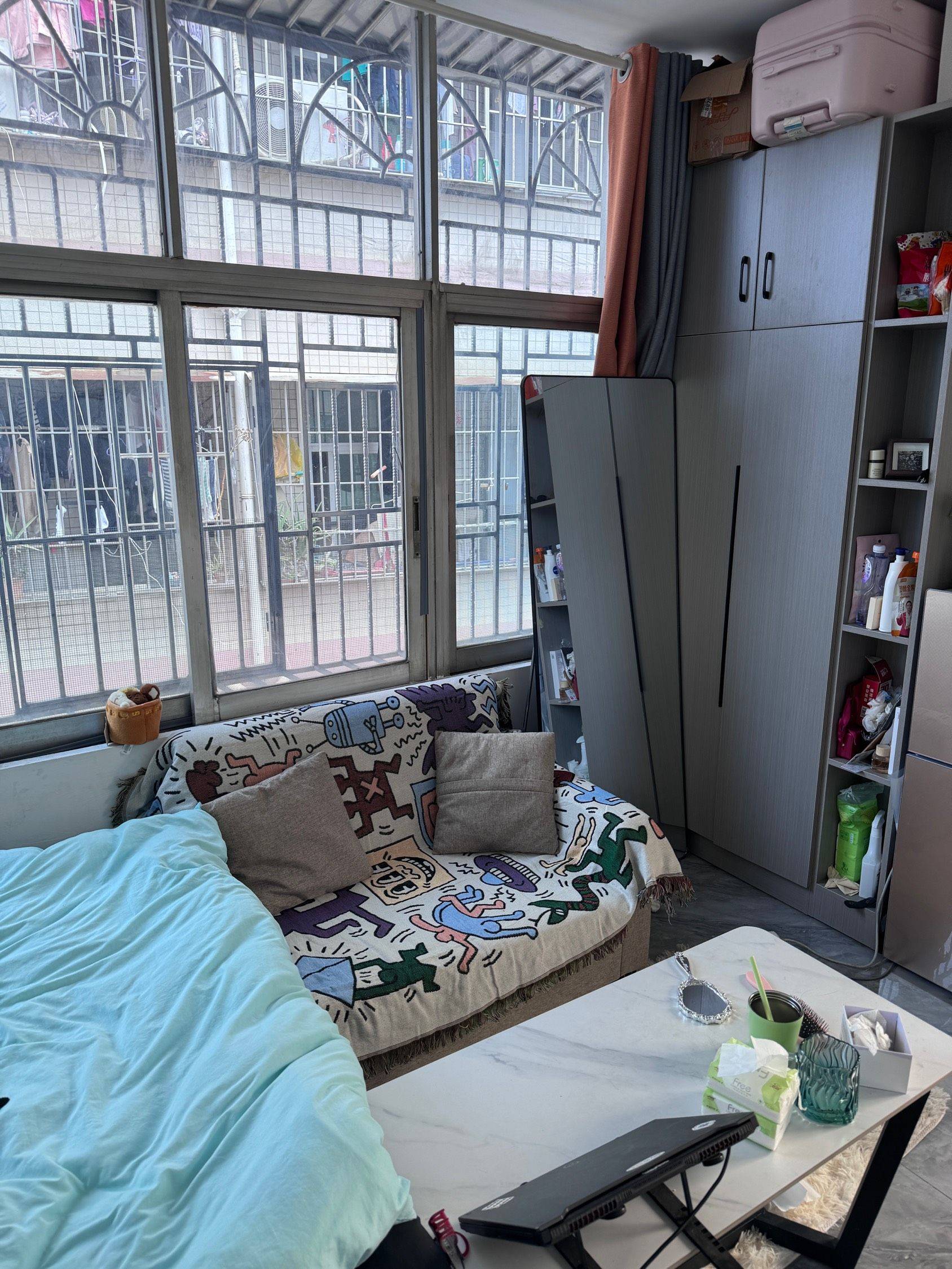 Shenzhen-Longgang-Cozy Home,No Gender Limit,Hustle & Bustle,Chilled