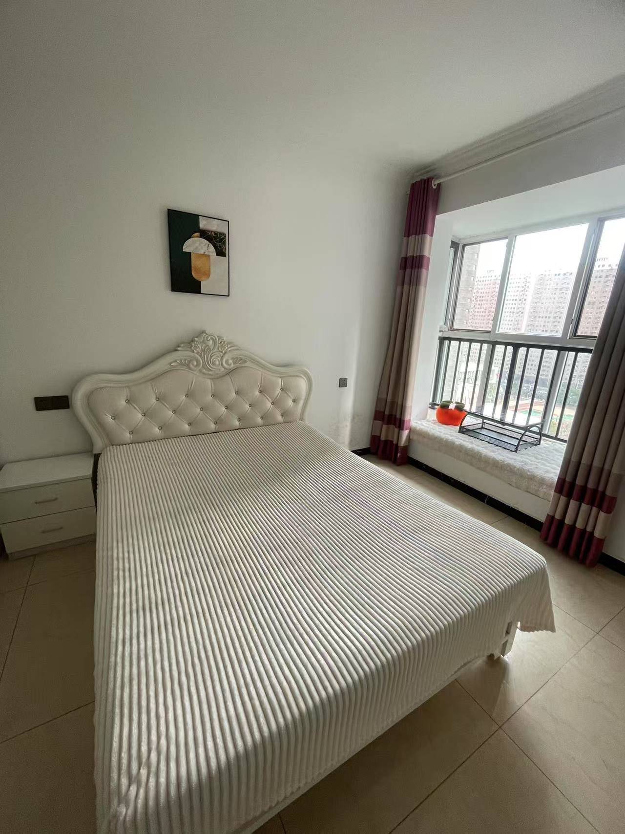 Cozy Home | Clean&Comfy | No Gender Limit | Hustle & Bustle | “Friends” | Chilled | LGBTQ Friendly | Pet Friendly