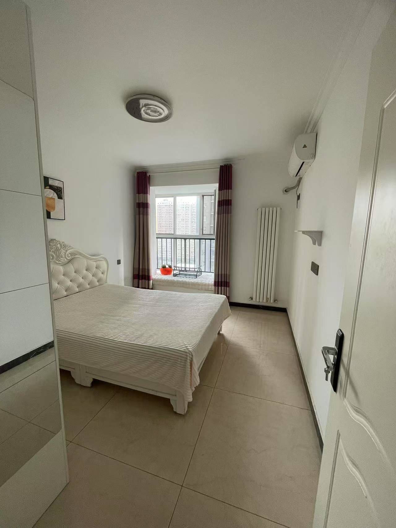 Cozy Home | Clean&Comfy | No Gender Limit | Hustle & Bustle | “Friends” | Chilled | LGBTQ Friendly | Pet Friendly
