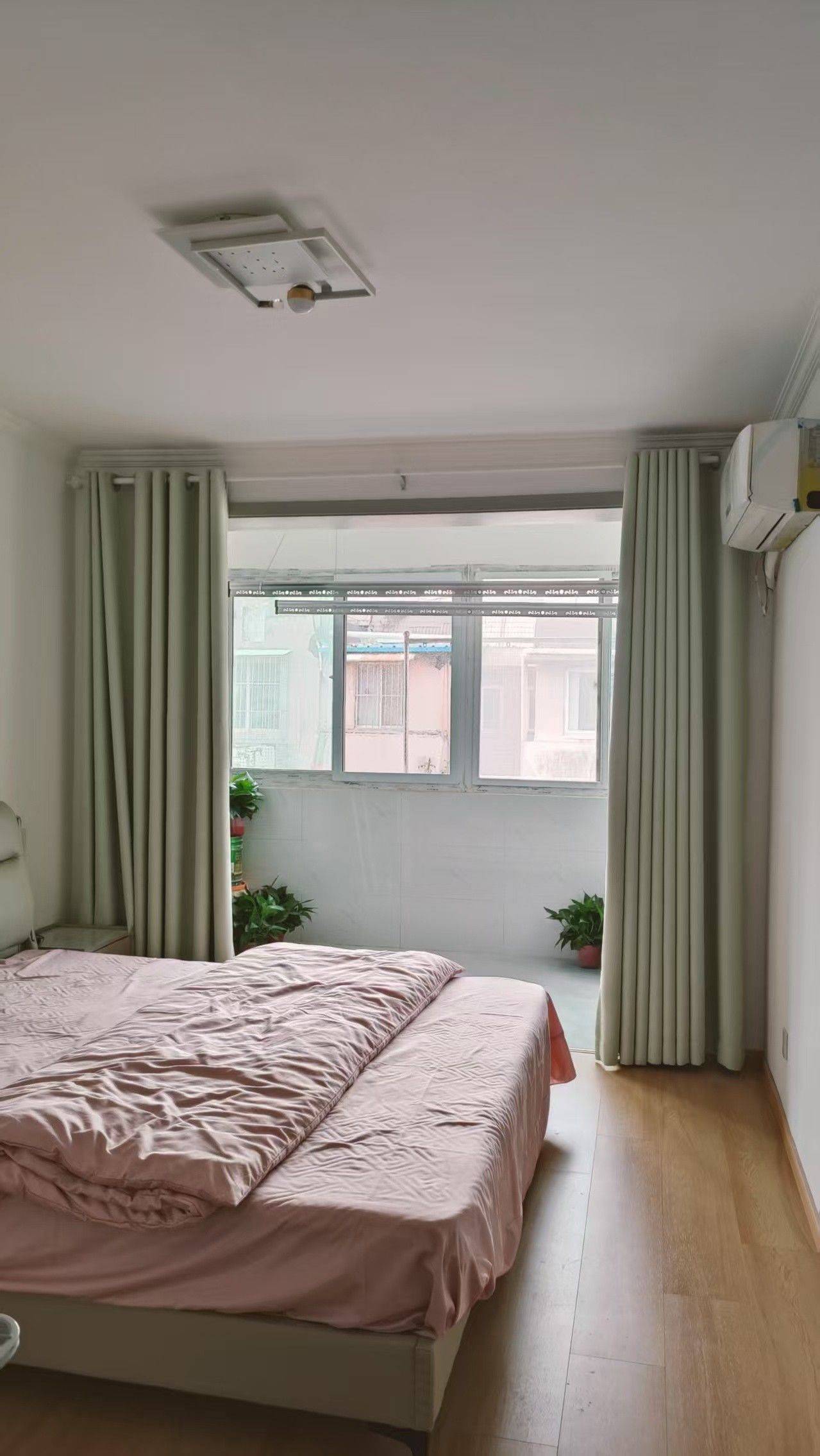 Nanjing-Jianye-Hustle & Bustle