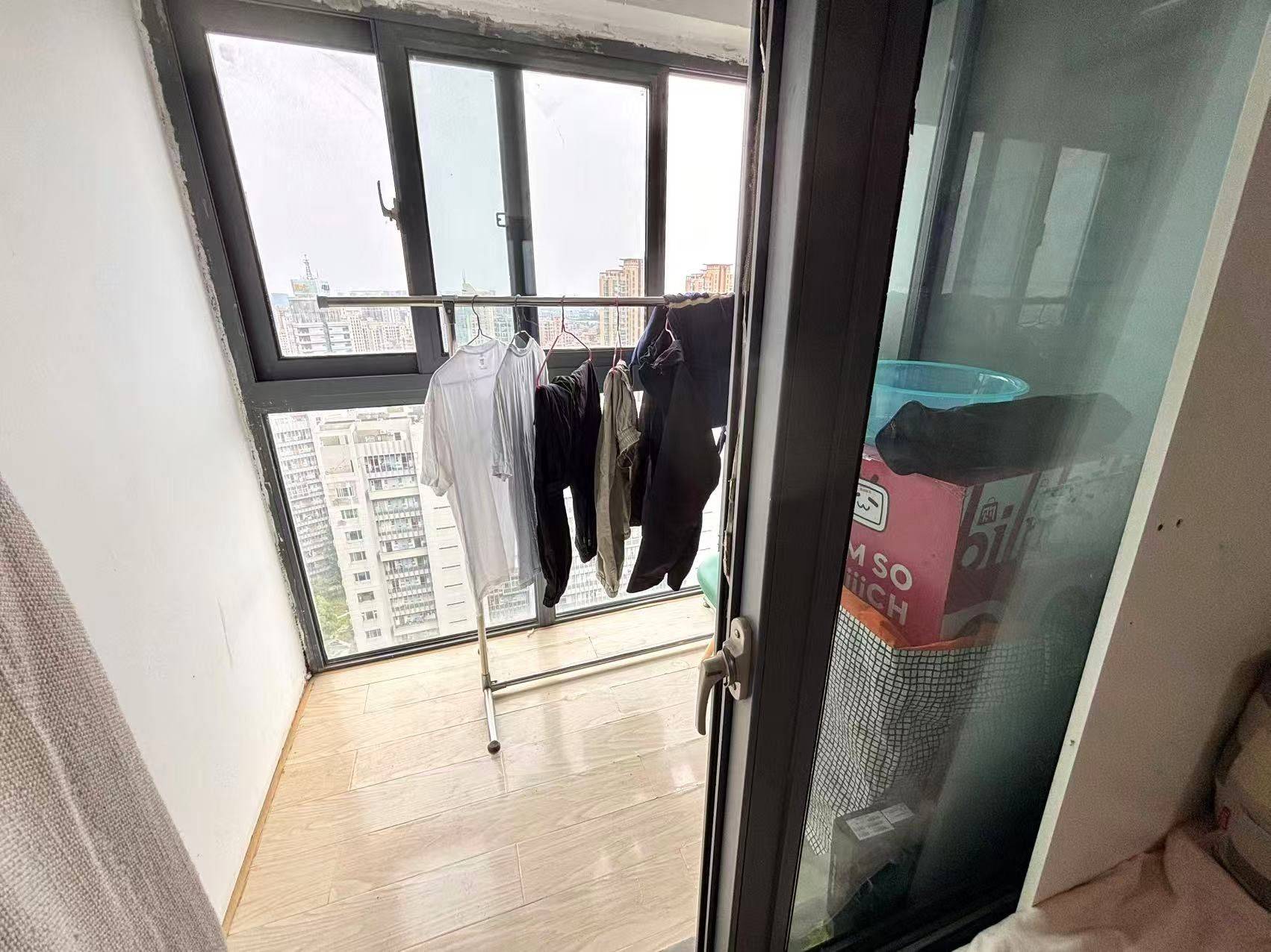 Shanghai-Songjiang-9号线九亭站口80米,Cozy Home,No Gender Limit