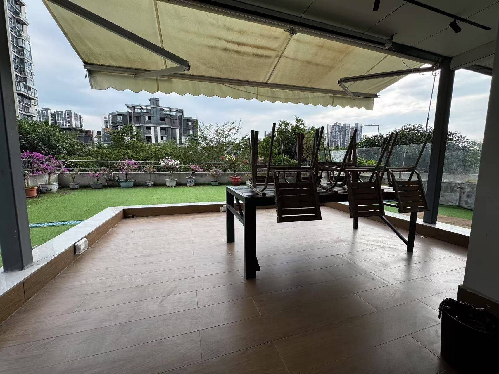 Cozy Home | Clean&Comfy | No Gender Limit | Hustle & Bustle | “Friends” | Chilled | Pet Friendly | 45RMB/Night