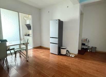 Cozy Home | Clean&Comfy | No Gender Limit | Hustle & Bustle | “Friends” | Chilled | LGBTQ Friendly | Pet Friendly