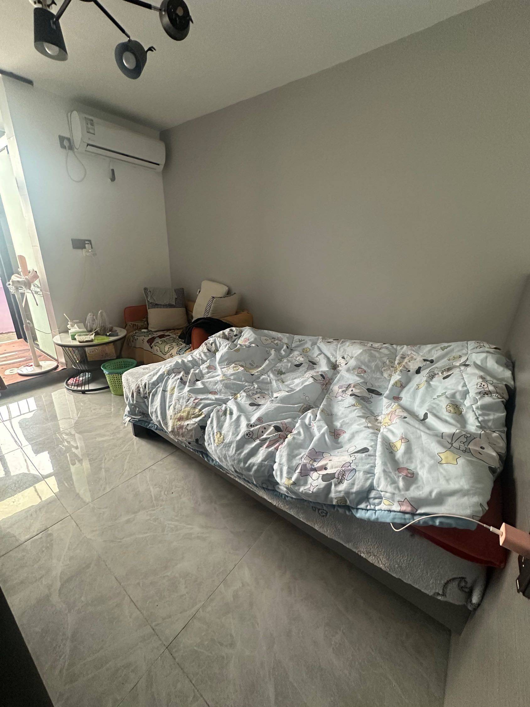 Cozy Home | Clean&Comfy | No Gender Limit | Hustle & Bustle | “Friends” | Chilled | LGBTQ Friendly | Pet Friendly