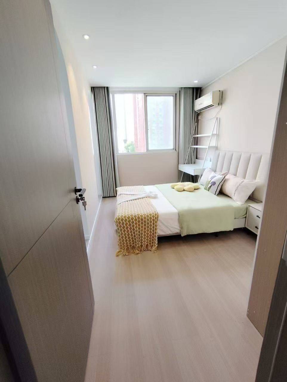 Cozy Home | Clean&Comfy | No Gender Limit | Hustle & Bustle | “Friends” | Chilled | LGBTQ Friendly