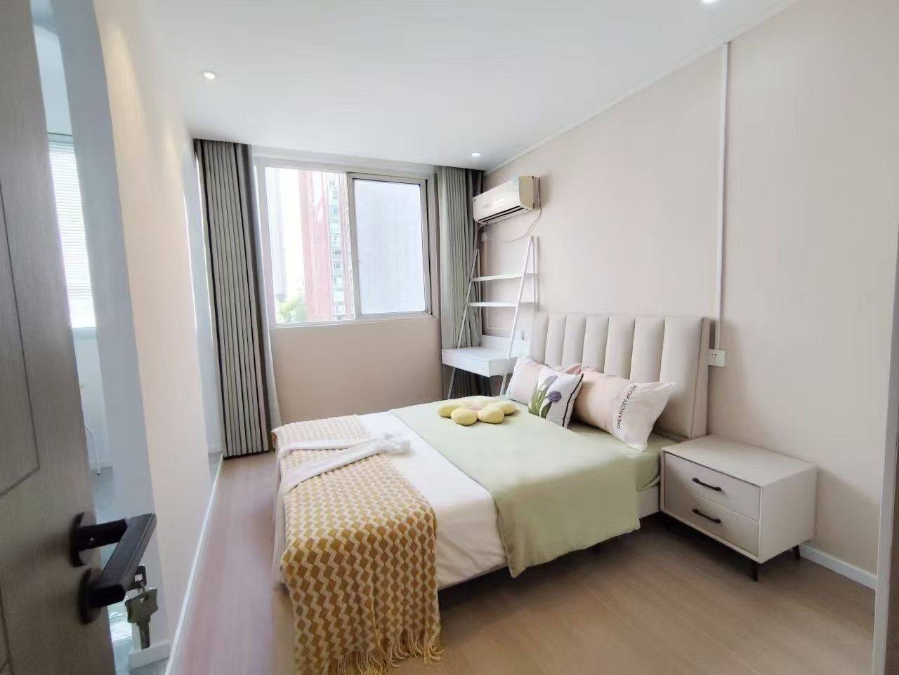 Cozy Home | Clean&Comfy | No Gender Limit | Hustle & Bustle | “Friends” | Chilled | LGBTQ Friendly