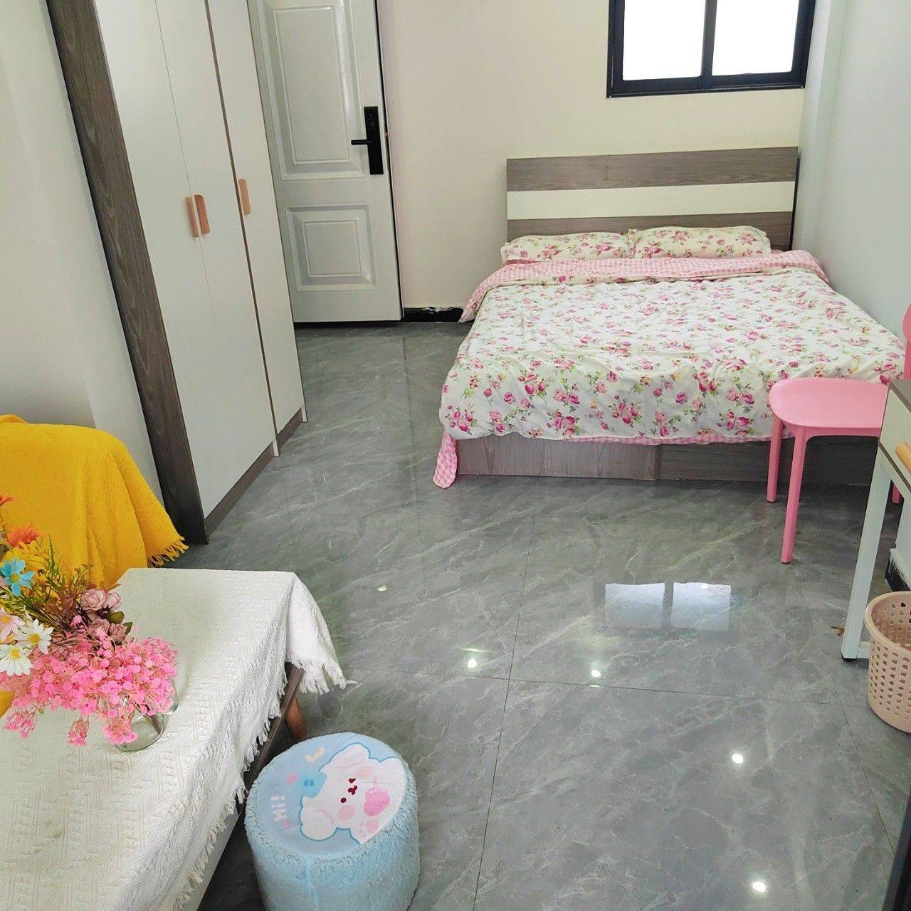 Cozy Home | Clean&Comfy | No Gender Limit | Hustle & Bustle | “Friends” | Chilled | LGBTQ Friendly | Pet Friendly