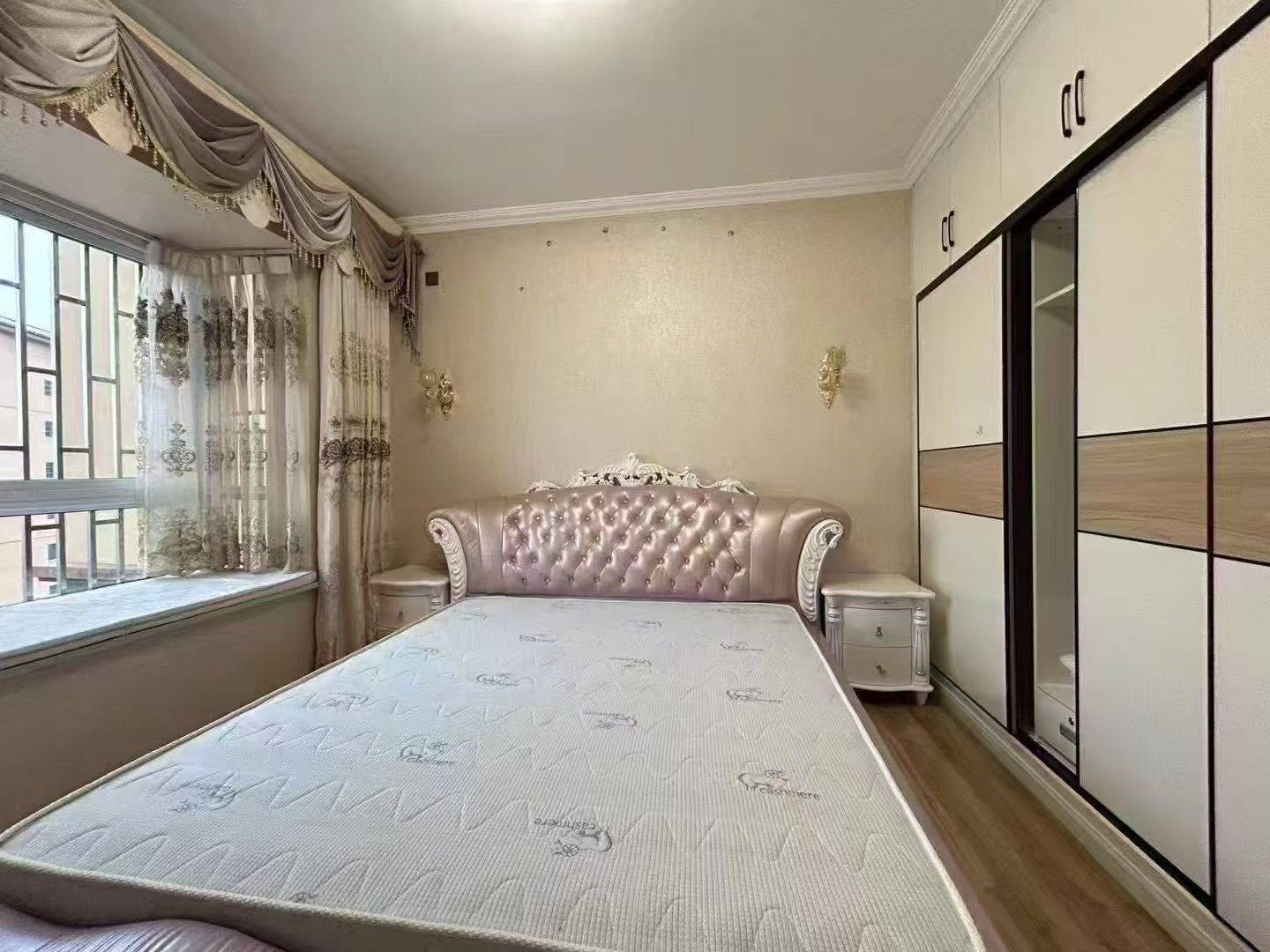 Chengdu-Hi-Tech Zone-Cozy Home,Clean&Comfy,No Gender Limit,Hustle & Bustle,“Friends”,Chilled,LGBTQ Friendly,Pet Friendly