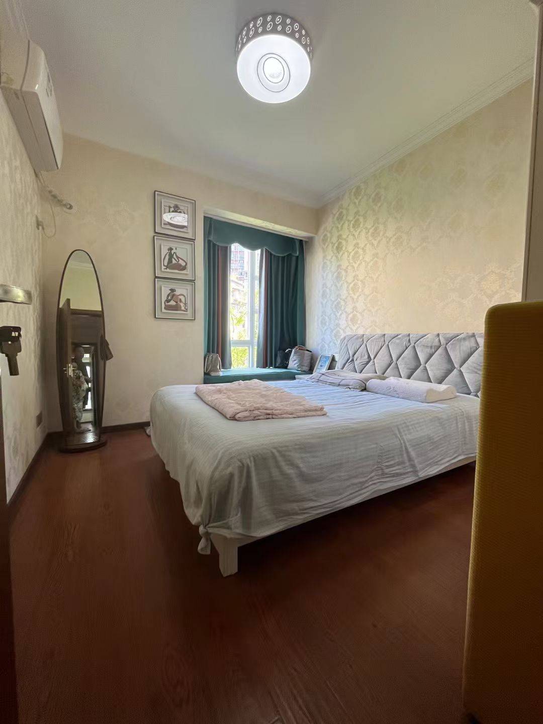 Chengdu-Hi-Tech Zone-Cozy Home,Clean&Comfy,No Gender Limit,Hustle & Bustle,“Friends”,Chilled,LGBTQ Friendly,Pet Friendly