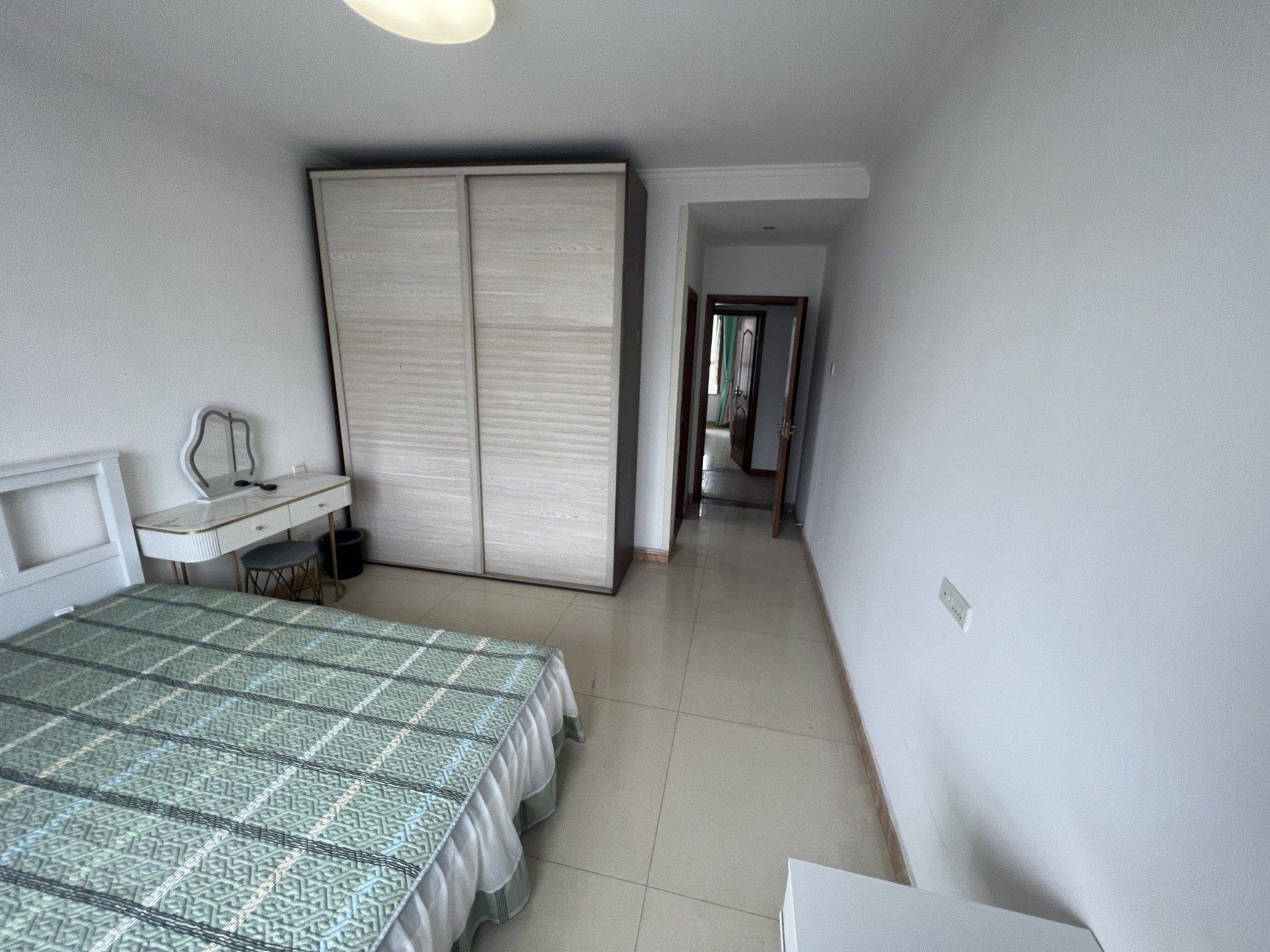 Cozy Home | Clean&Comfy | No Gender Limit | Hustle & Bustle | “Friends” | Chilled | LGBTQ Friendly | Pet Friendly