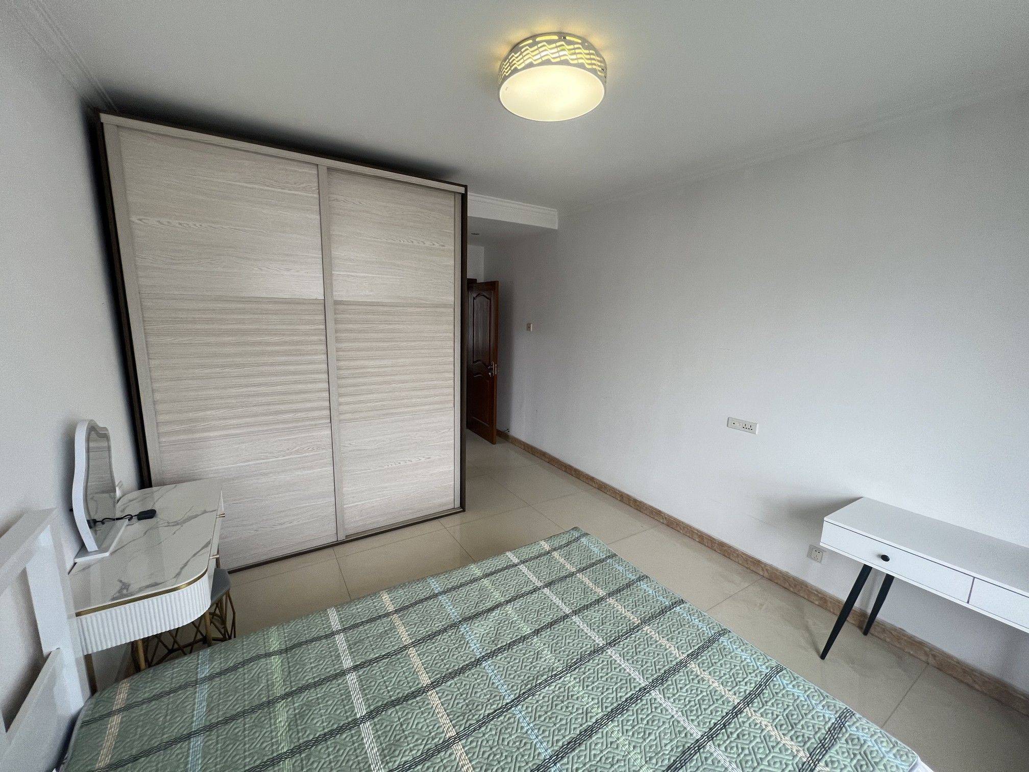 Cozy Home | Clean&Comfy | No Gender Limit | Hustle & Bustle | “Friends” | Chilled | LGBTQ Friendly | Pet Friendly