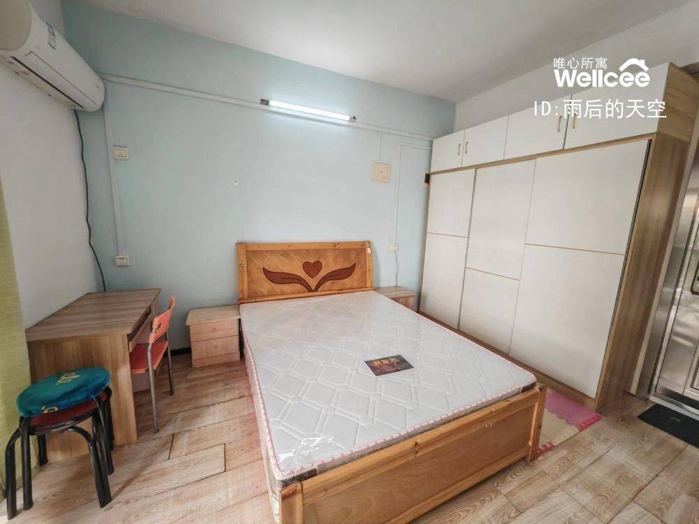 武汉租房 | 房东直租 | 光谷租房 | LGBTQ Friendly | Cozy Home | Clean&Comfy | No Gender Limit | Hustle & Bustle | “Friends” | Chilled