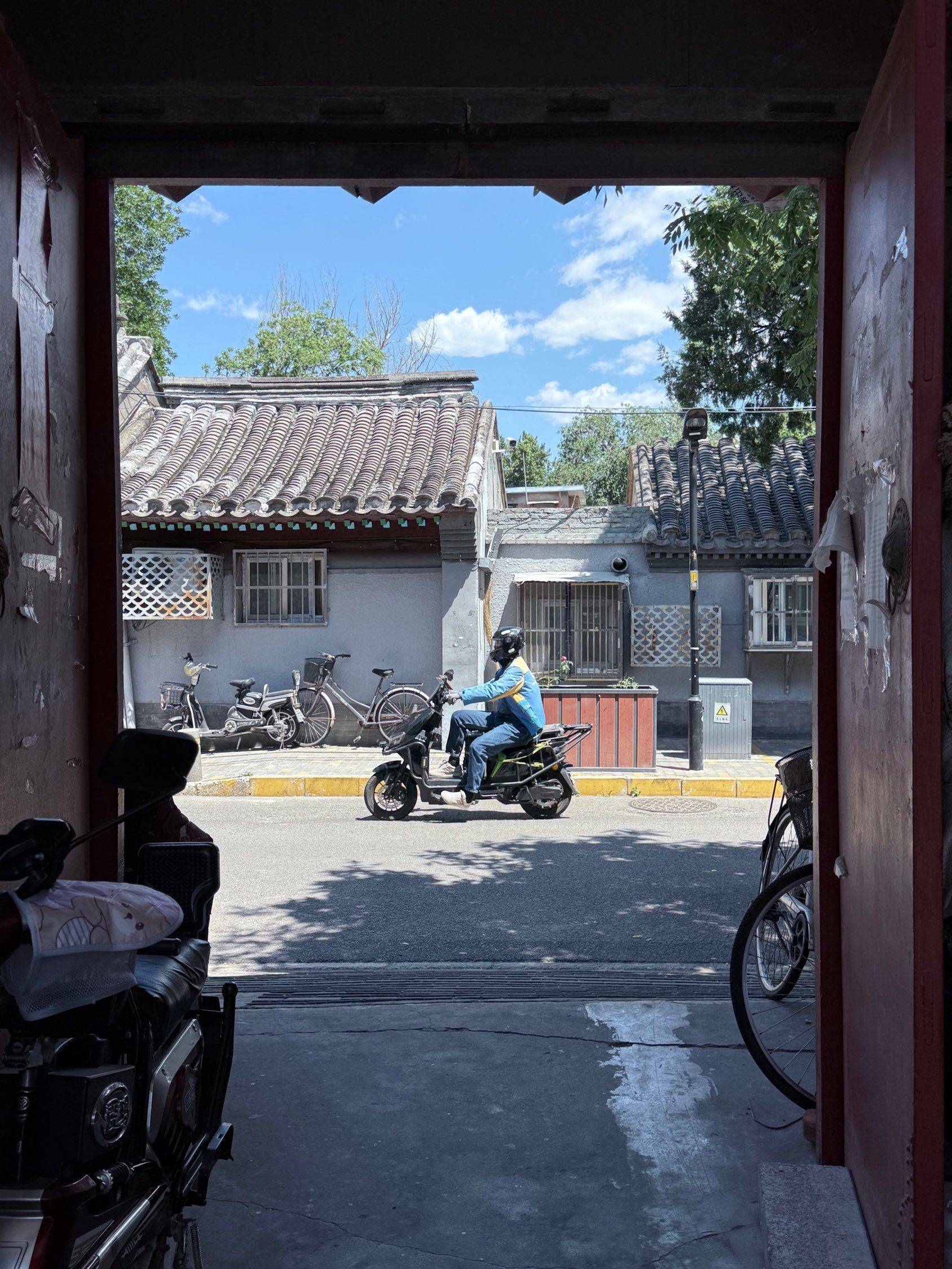 Beijing-Dongcheng-Hutong,Long & Short Term,Seeking Flatmate,Sublet,Replacement,Pet Friendly