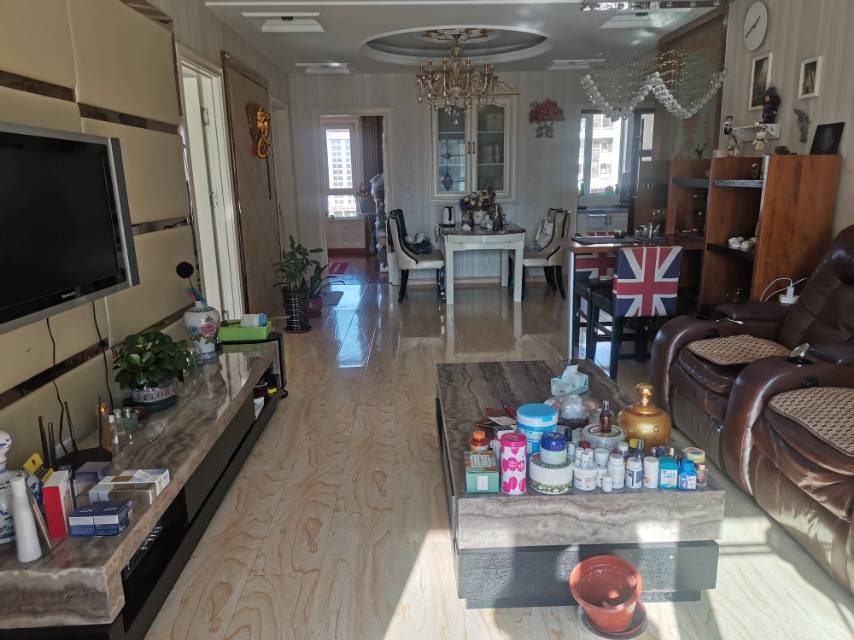 Cozy Home | Clean&Comfy | No Gender Limit | Hustle & Bustle | “Friends” | Chilled | LGBTQ Friendly | Pet Friendly | 150RMB/Night