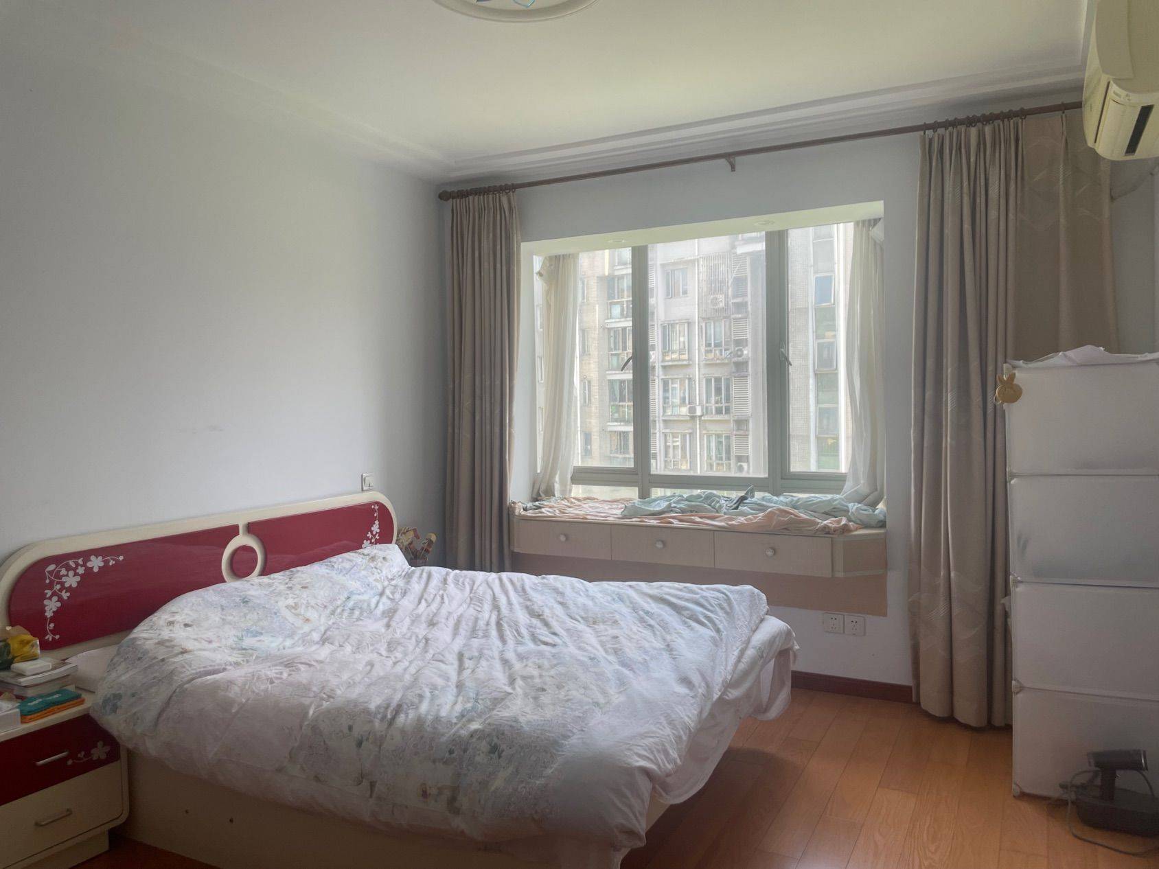 Shanghai-Jing‘An-Clean&Comfy,No Gender Limit
