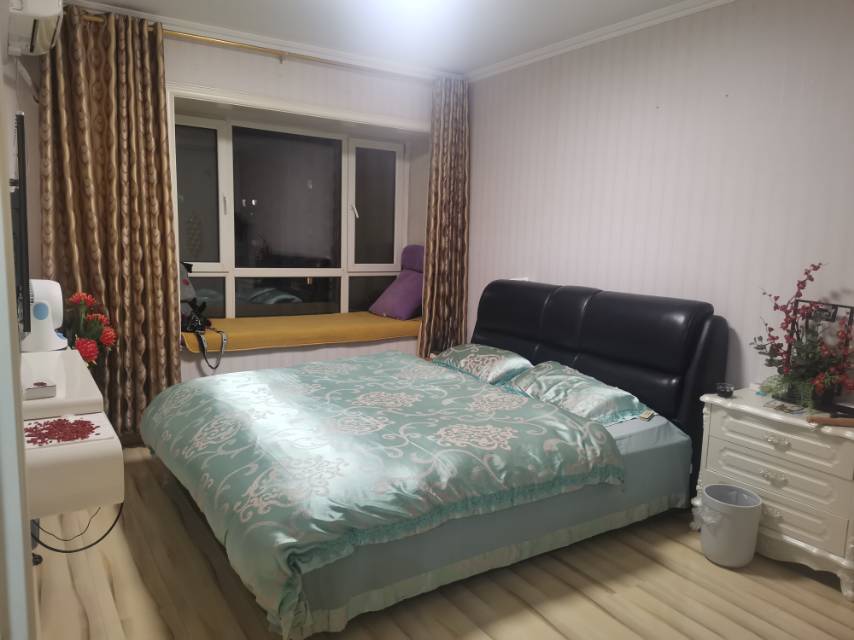 Cozy Home | Clean&Comfy | No Gender Limit | Hustle & Bustle | “Friends” | Chilled | LGBTQ Friendly | Pet Friendly | 150RMB/Night