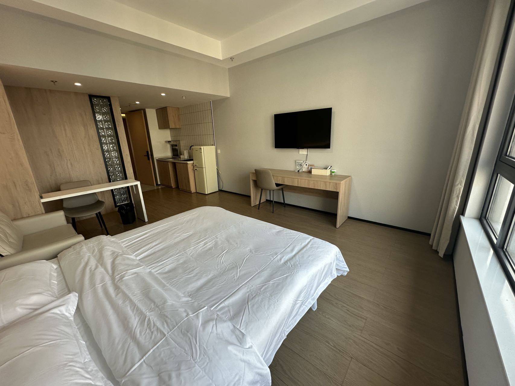 Cozy Home | Clean&Comfy | No Gender Limit | Hustle & Bustle | “Friends” | Chilled | LGBTQ Friendly | Pet Friendly