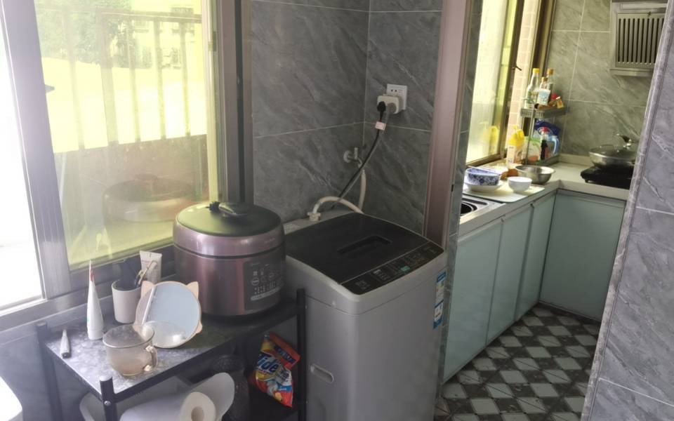 Shenzhen-Longhua-Cozy Home,Clean&Comfy,No Gender Limit,Hustle & Bustle