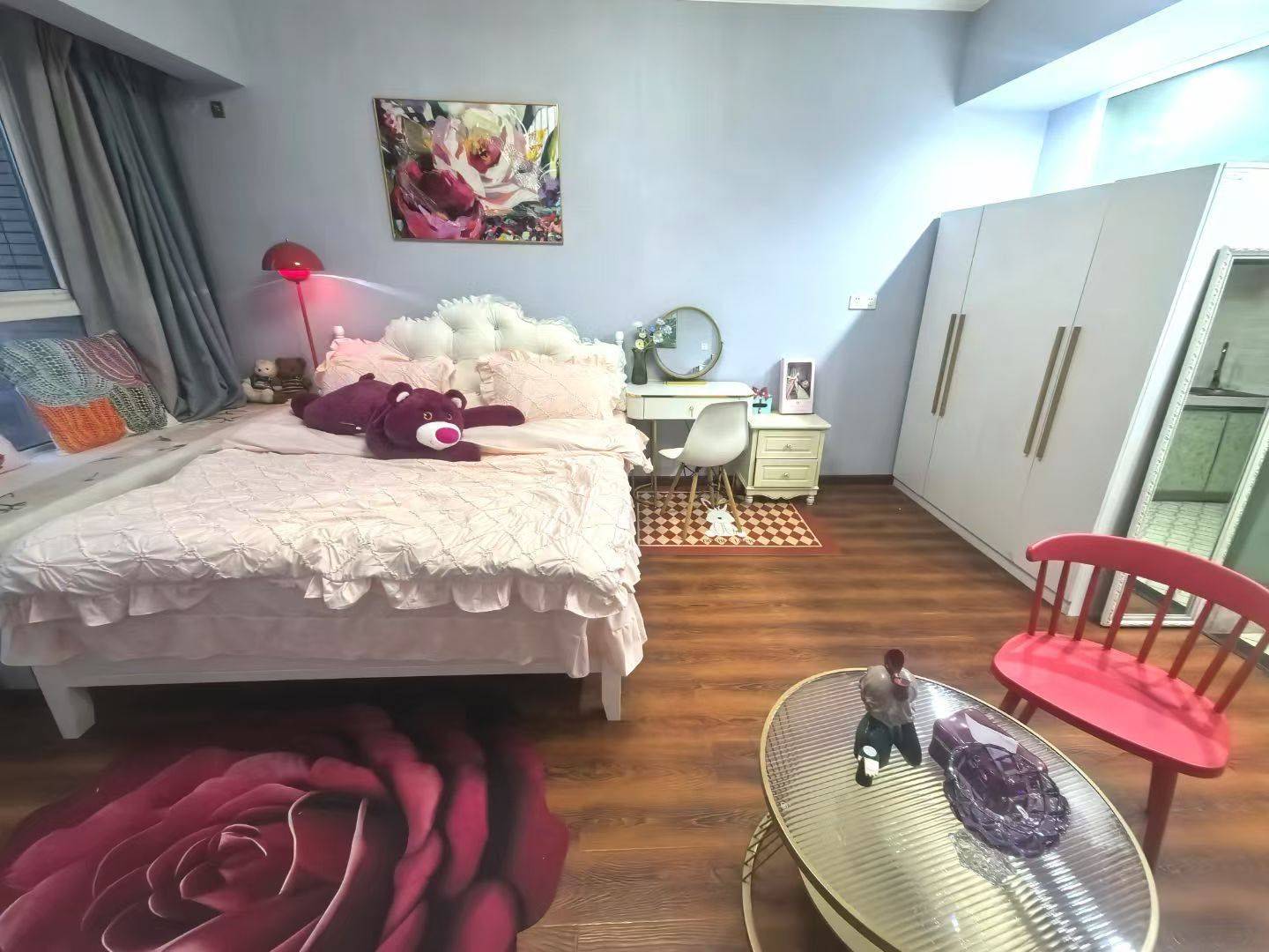 Cozy Home | Clean&Comfy | No Gender Limit | Hustle & Bustle | “Friends” | Chilled