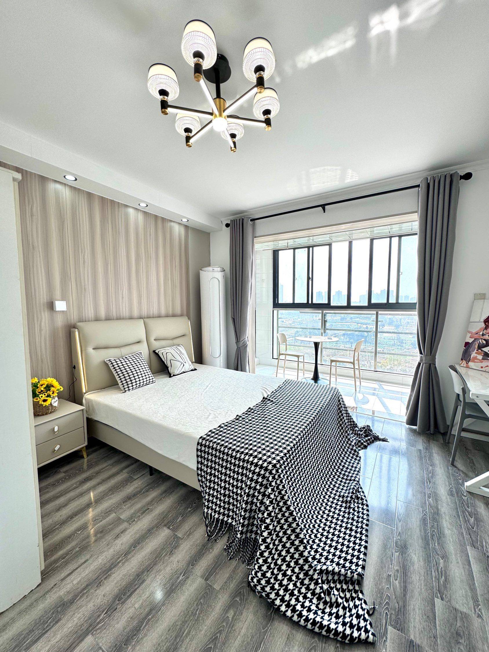 Cozy Home-Clean&Comfy-No Gender Limit-Hustle & Bustle-“Friends”-Chilled-LGBTQ Friendly-Pet Friendly