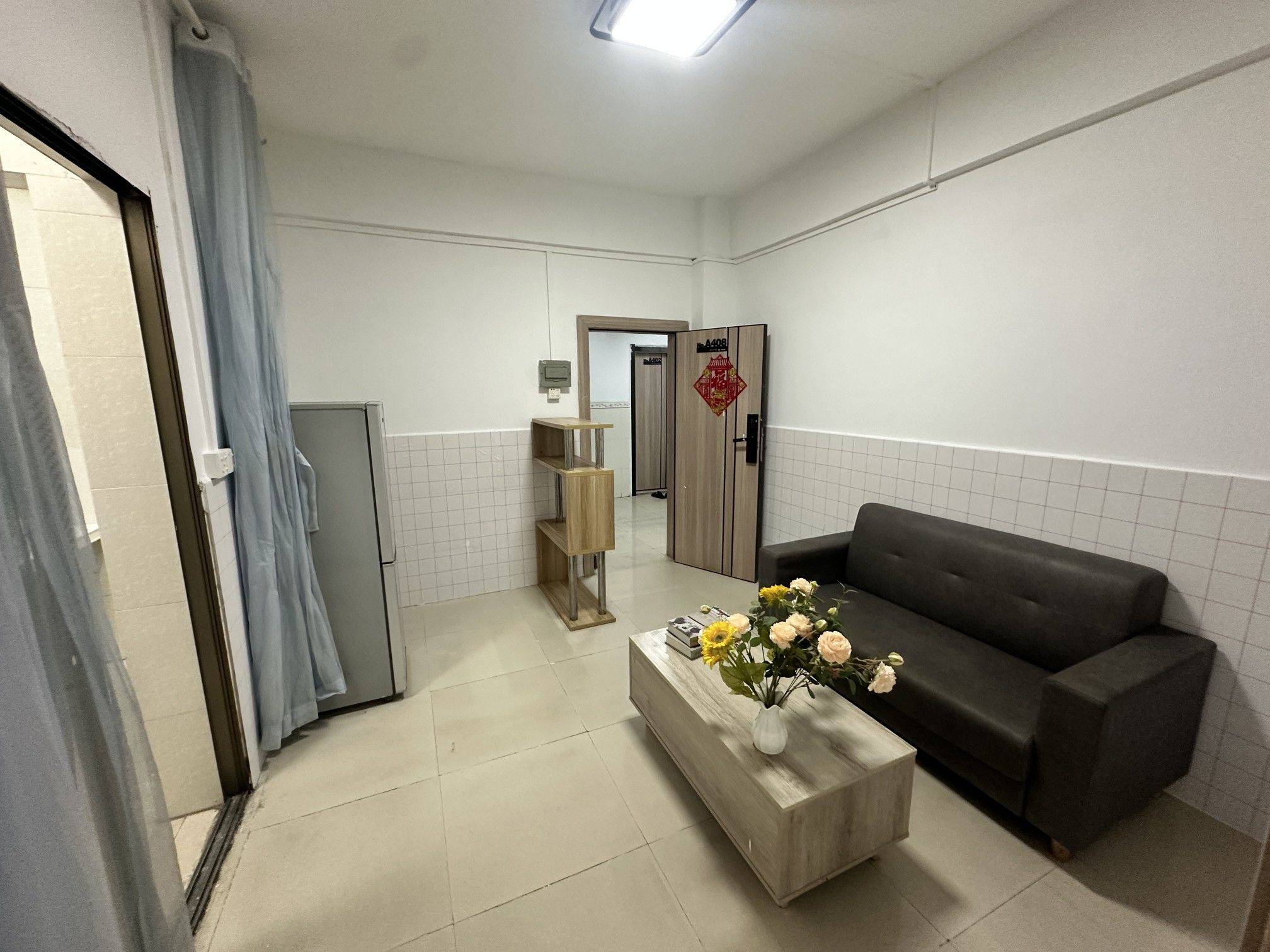 Cozy Home | Clean&Comfy | No Gender Limit | Hustle & Bustle | “Friends” | Chilled | LGBTQ Friendly | Pet Friendly