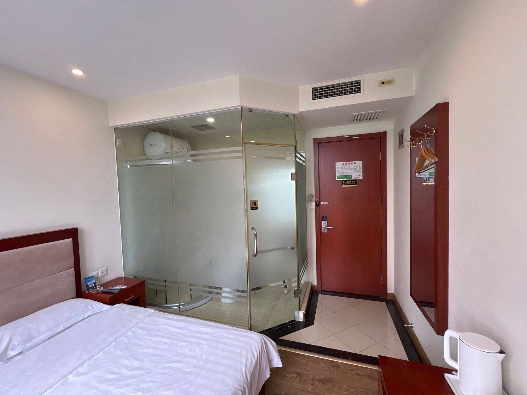 Cozy Home | Clean&Comfy | No Gender Limit | Hustle & Bustle | Chilled | 88RMB/Night