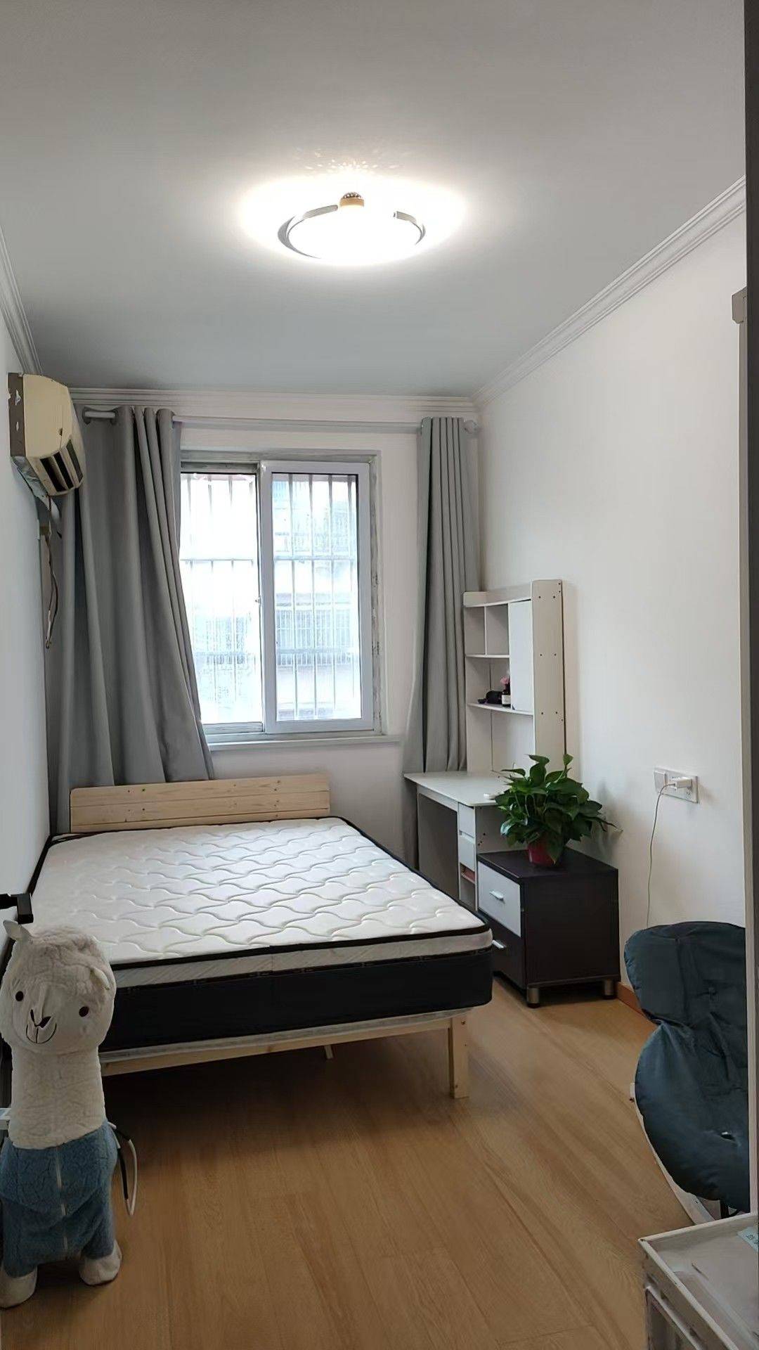 Nanjing-Jianye-Hustle & Bustle