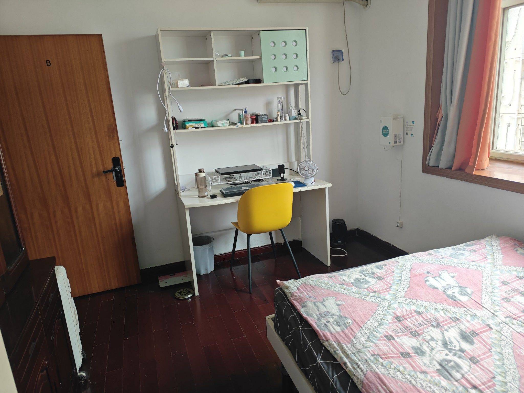 Cozy Home | Clean&Comfy | No Gender Limit | Hustle & Bustle | “Friends” | Chilled | Pet Friendly