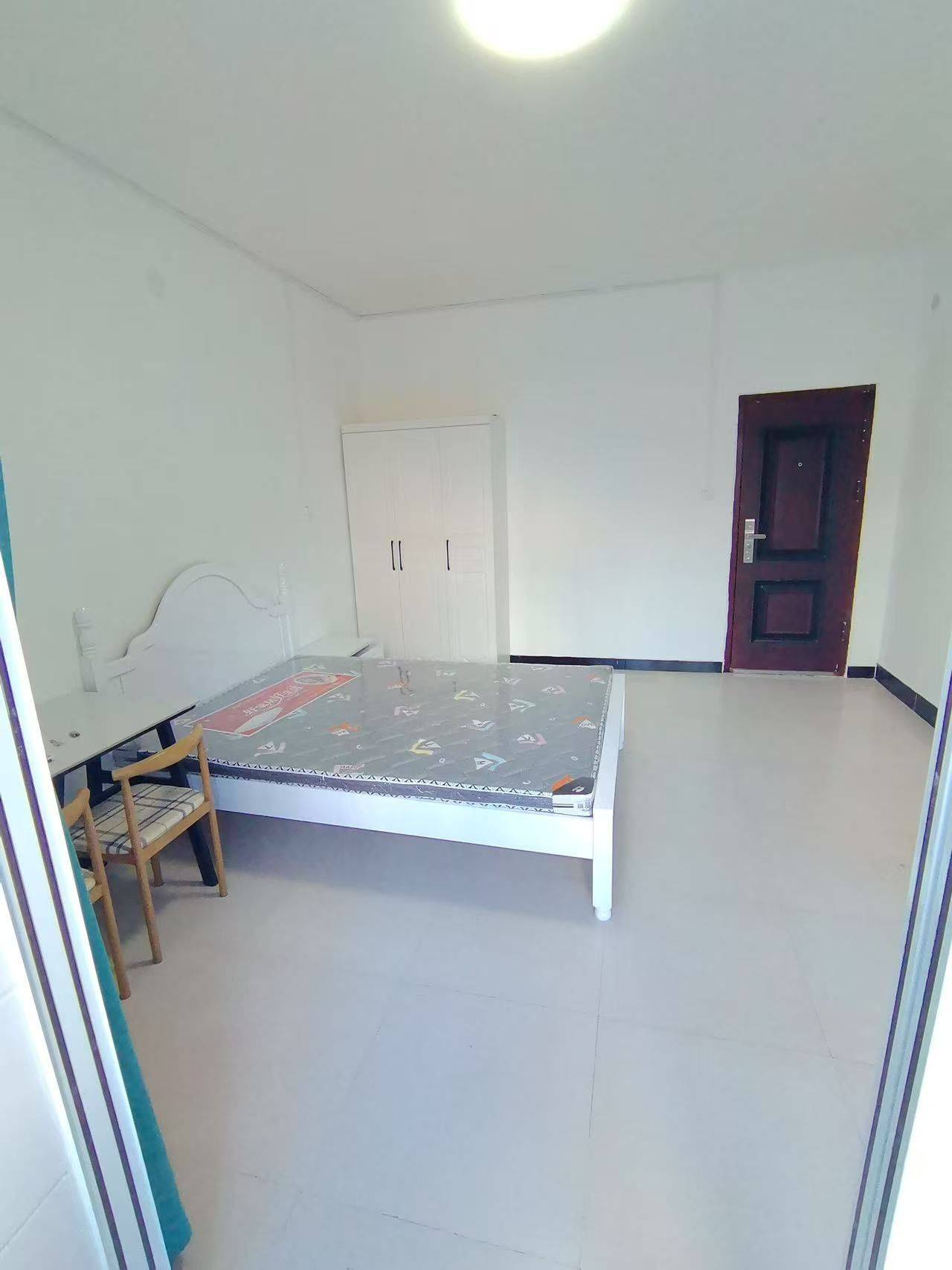 Zhengzhou-Jinshui-Cozy Home,Clean&Comfy,No Gender Limit,Hustle & Bustle,“Friends”,Chilled,LGBTQ Friendly,Pet Friendly