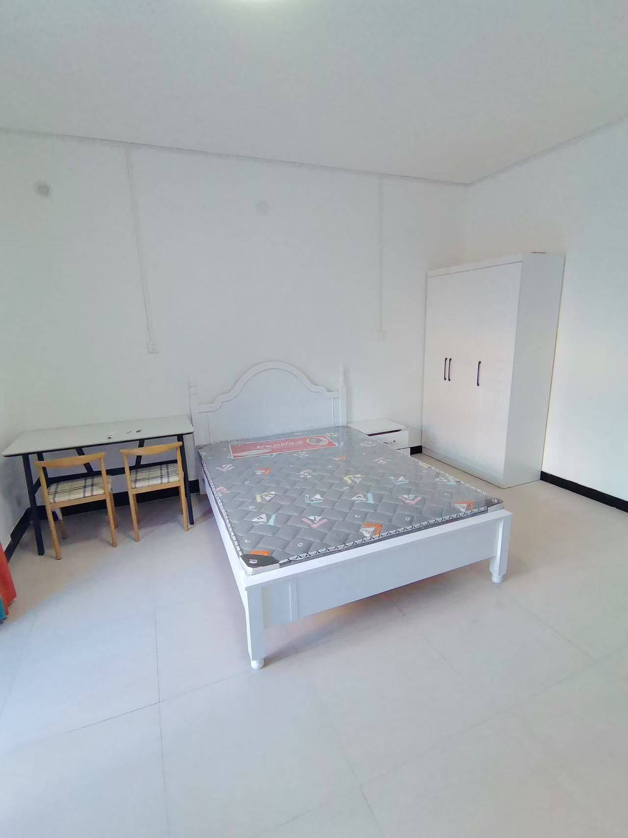 Zhengzhou-Jinshui-Cozy Home,Clean&Comfy,No Gender Limit,Hustle & Bustle,“Friends”,Chilled,LGBTQ Friendly,Pet Friendly