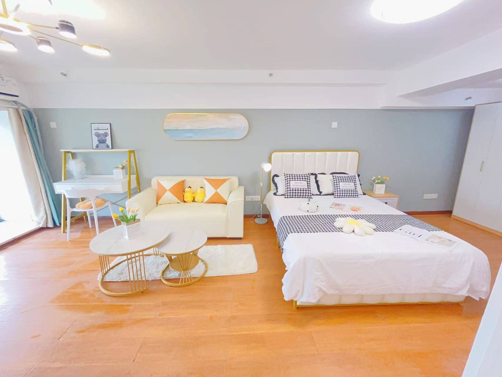 Wuhan-Hongshan-Cozy Home,Clean&Comfy,No Gender Limit,Hustle & Bustle