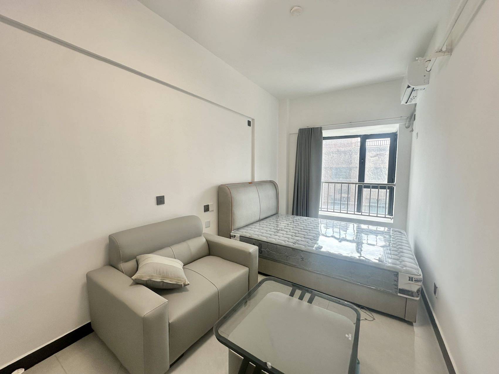 Cozy Home | Clean&Comfy | No Gender Limit | “Friends” | Chilled | LGBTQ Friendly