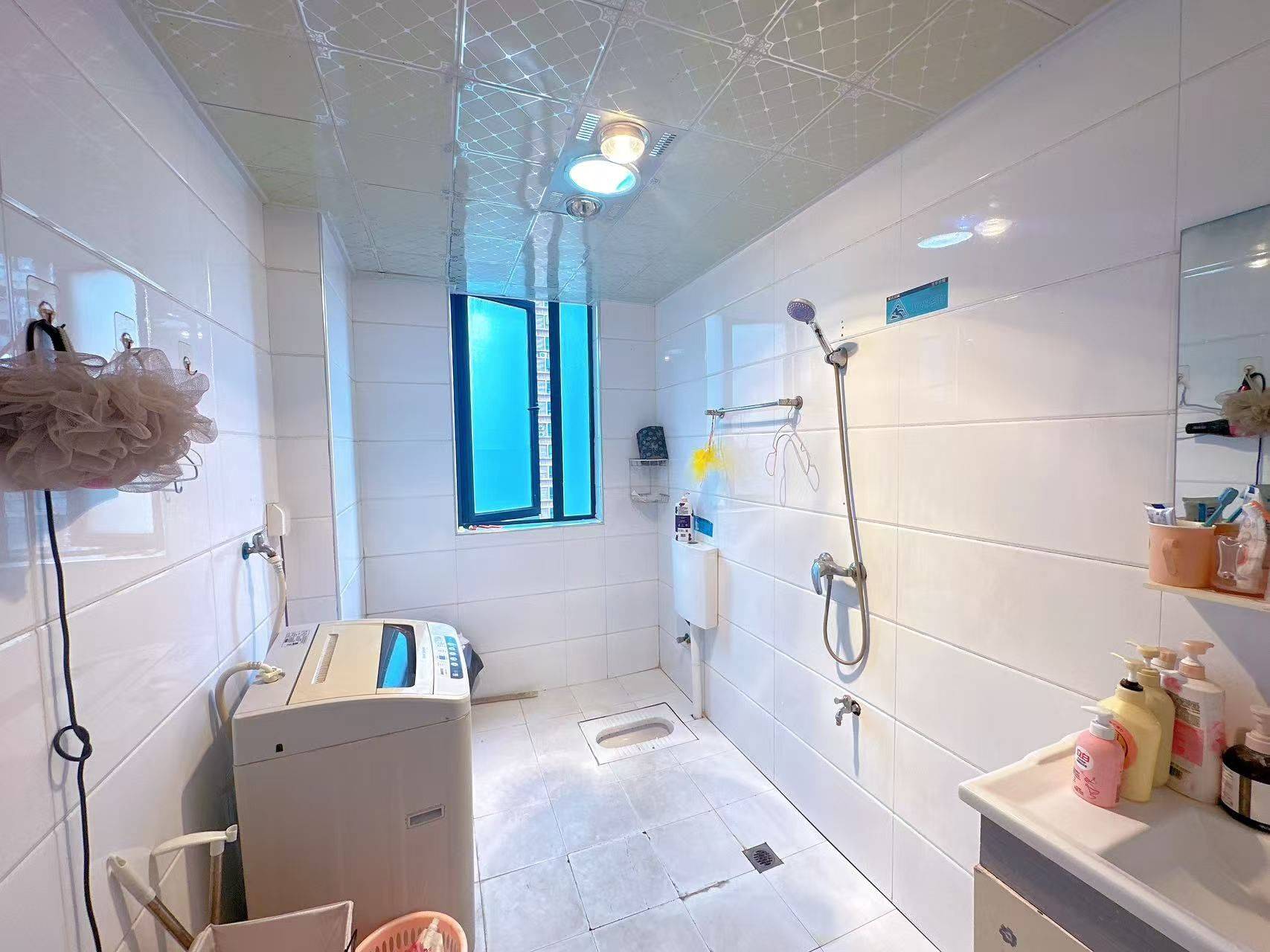 Wuhan-Hongshan-Cozy Home,Clean&Comfy,No Gender Limit,Hustle & Bustle