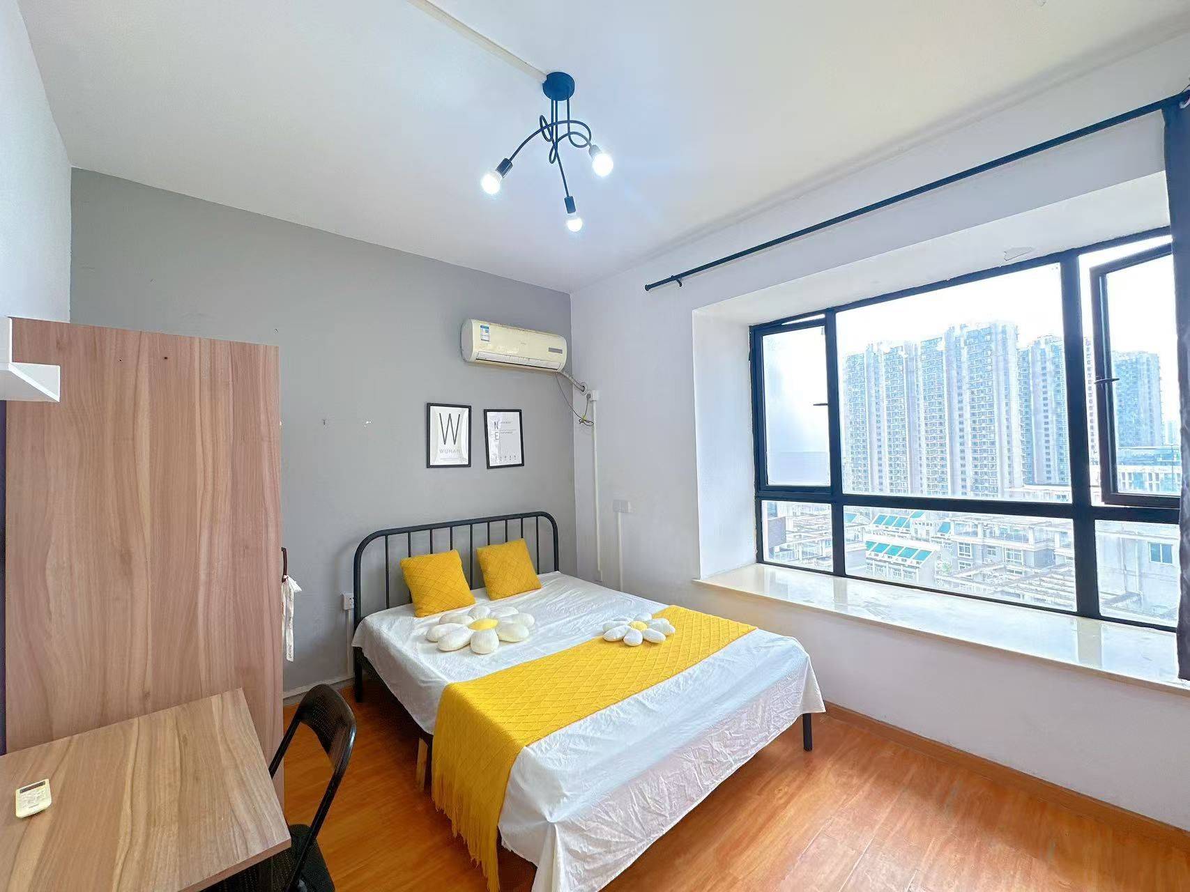 Wuhan-Hongshan-Cozy Home,Clean&Comfy,No Gender Limit,Hustle & Bustle