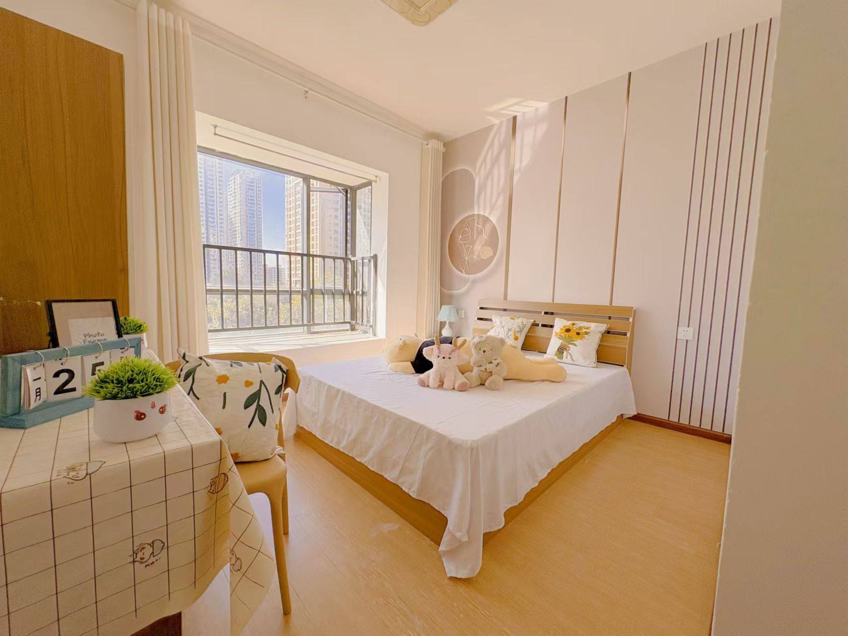 Cozy Home | Clean&Comfy | No Gender Limit | Hustle & Bustle | “Friends” | Chilled | LGBTQ Friendly