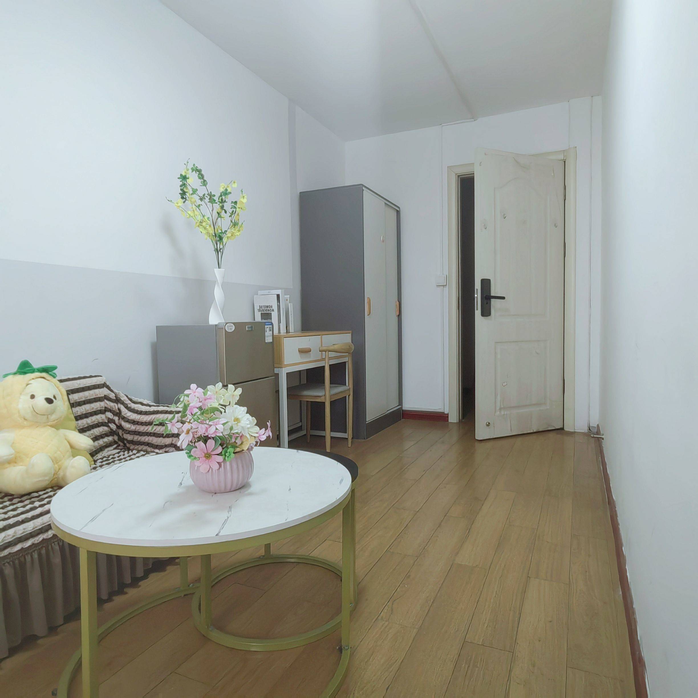 Cozy Home | Clean&Comfy | No Gender Limit | Hustle & Bustle | “Friends” | Chilled
