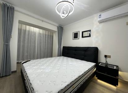 Cozy Home | Clean&Comfy | No Gender Limit | Hustle & Bustle | “Friends” | Chilled | LGBTQ Friendly | Pet Friendly