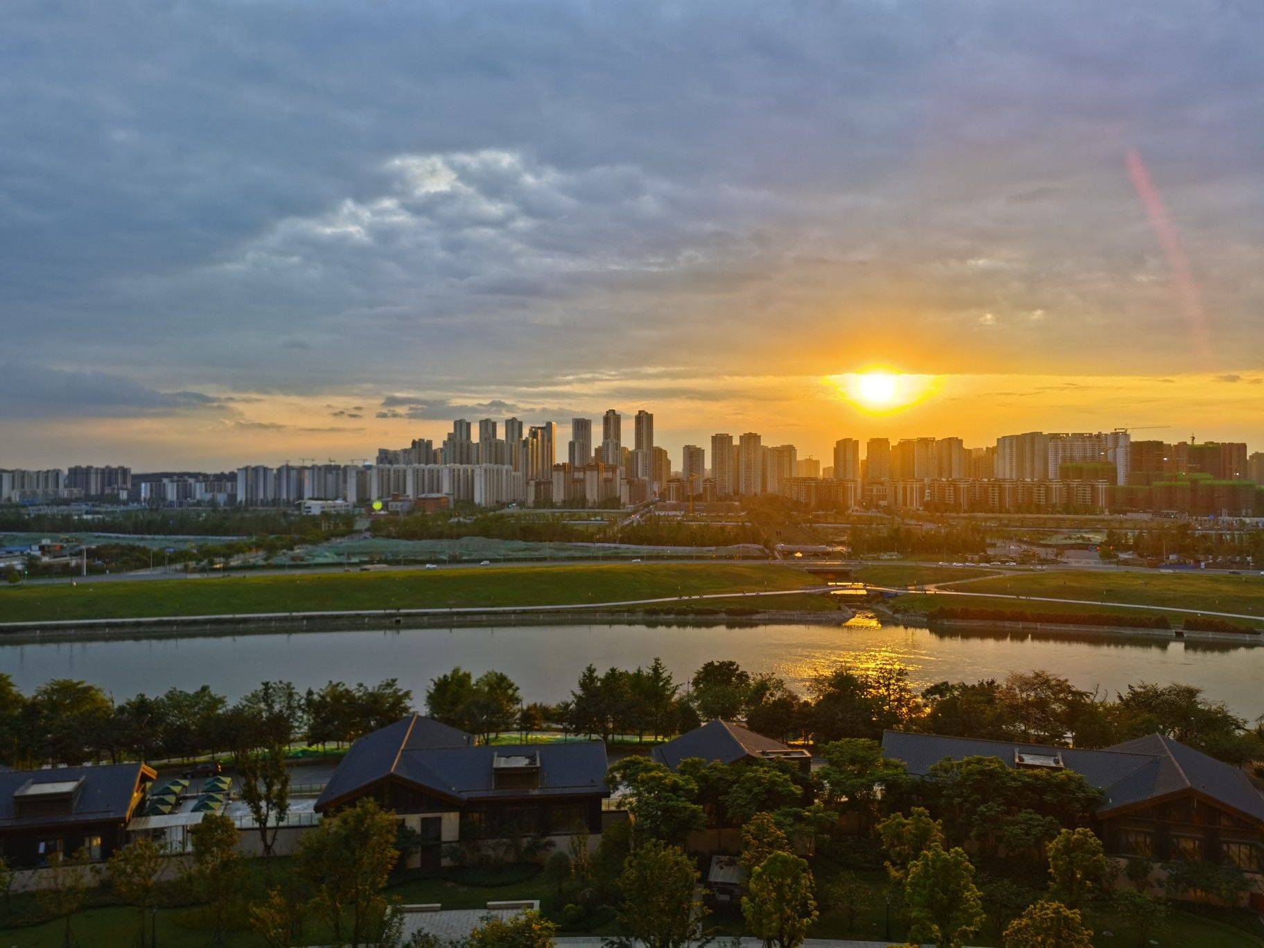 Chengdu-Shuangliu-Cozy Home,Clean&Comfy,Hustle & Bustle,“Friends”,Chilled