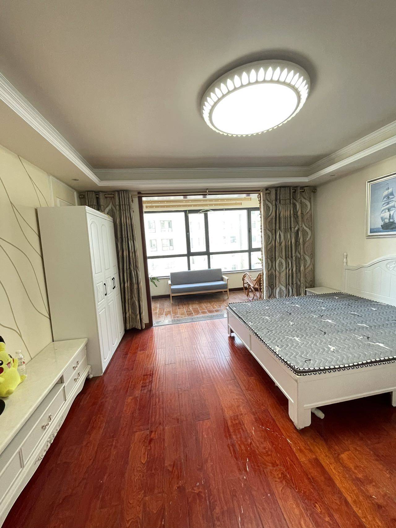 Cozy Home | Clean&Comfy | Hustle & Bustle | “Friends” | Chilled | Pet Friendly