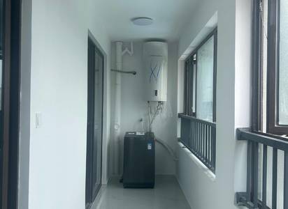 Cozy Home | Clean&Comfy | Hustle & Bustle | “Friends” | Chilled | LGBTQ Friendly | Pet Friendly