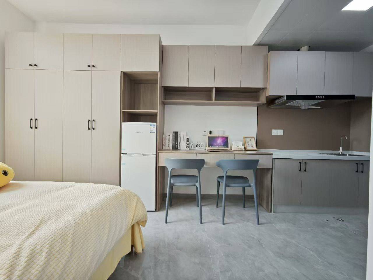 Cozy Home | Clean&Comfy | No Gender Limit | Chilled