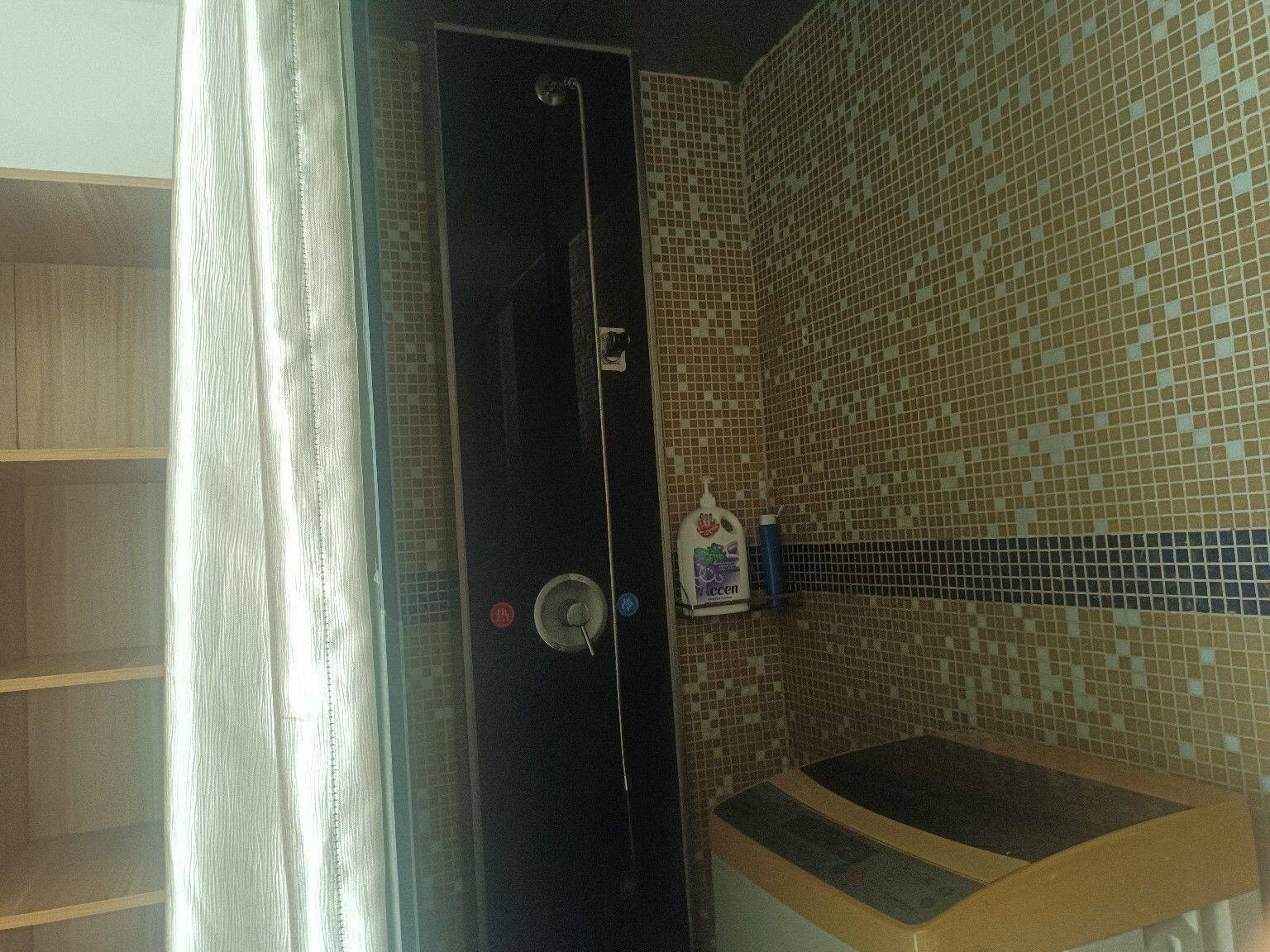 深圳-龙岗-无其他费用,离地铁站近上下班方便,阳光满屋的感觉太好了,采光好单间,随时入住,通风采光好