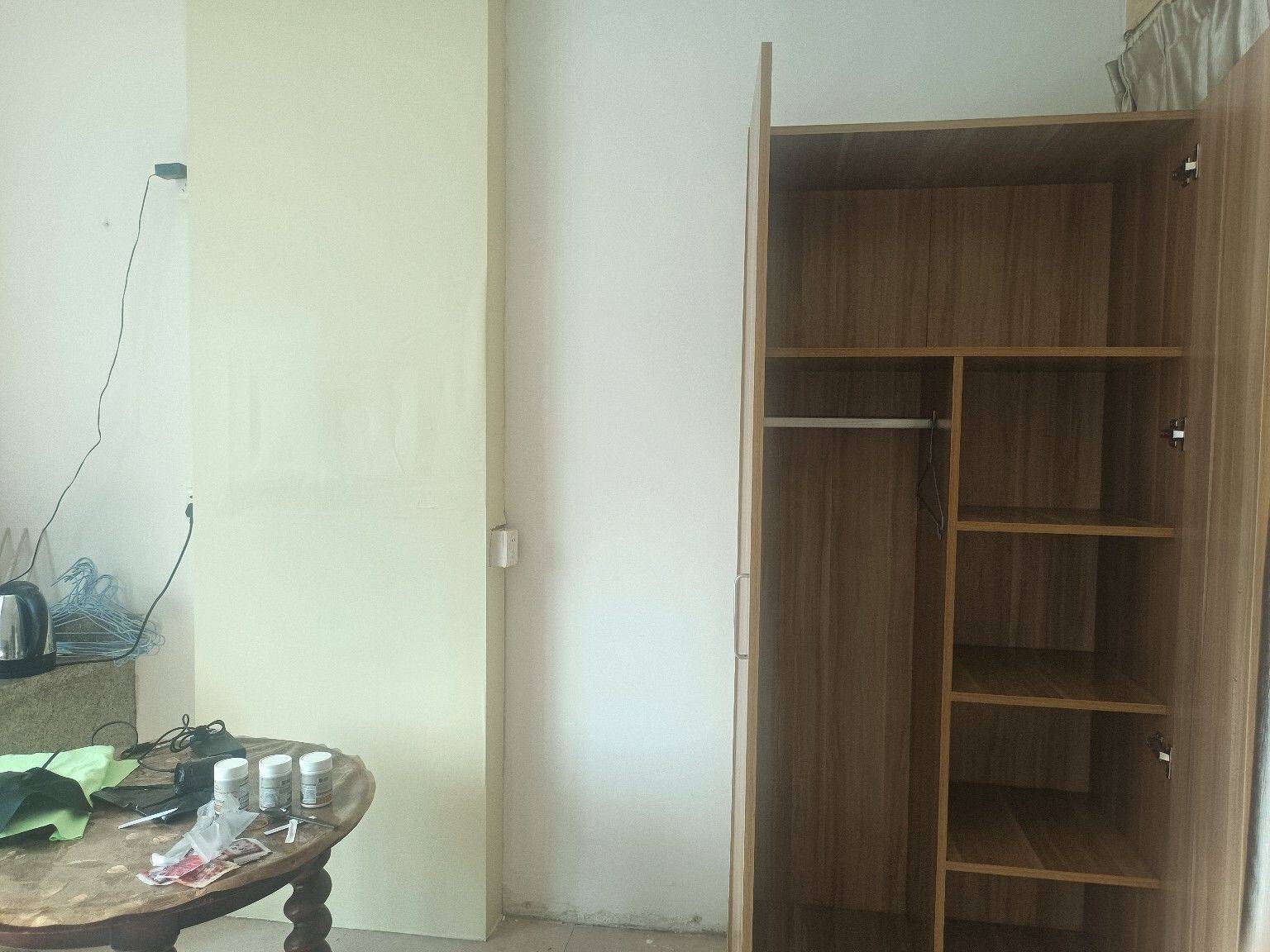 深圳-龙岗-无其他费用,离地铁站近上下班方便,阳光满屋的感觉太好了,采光好单间,随时入住,通风采光好