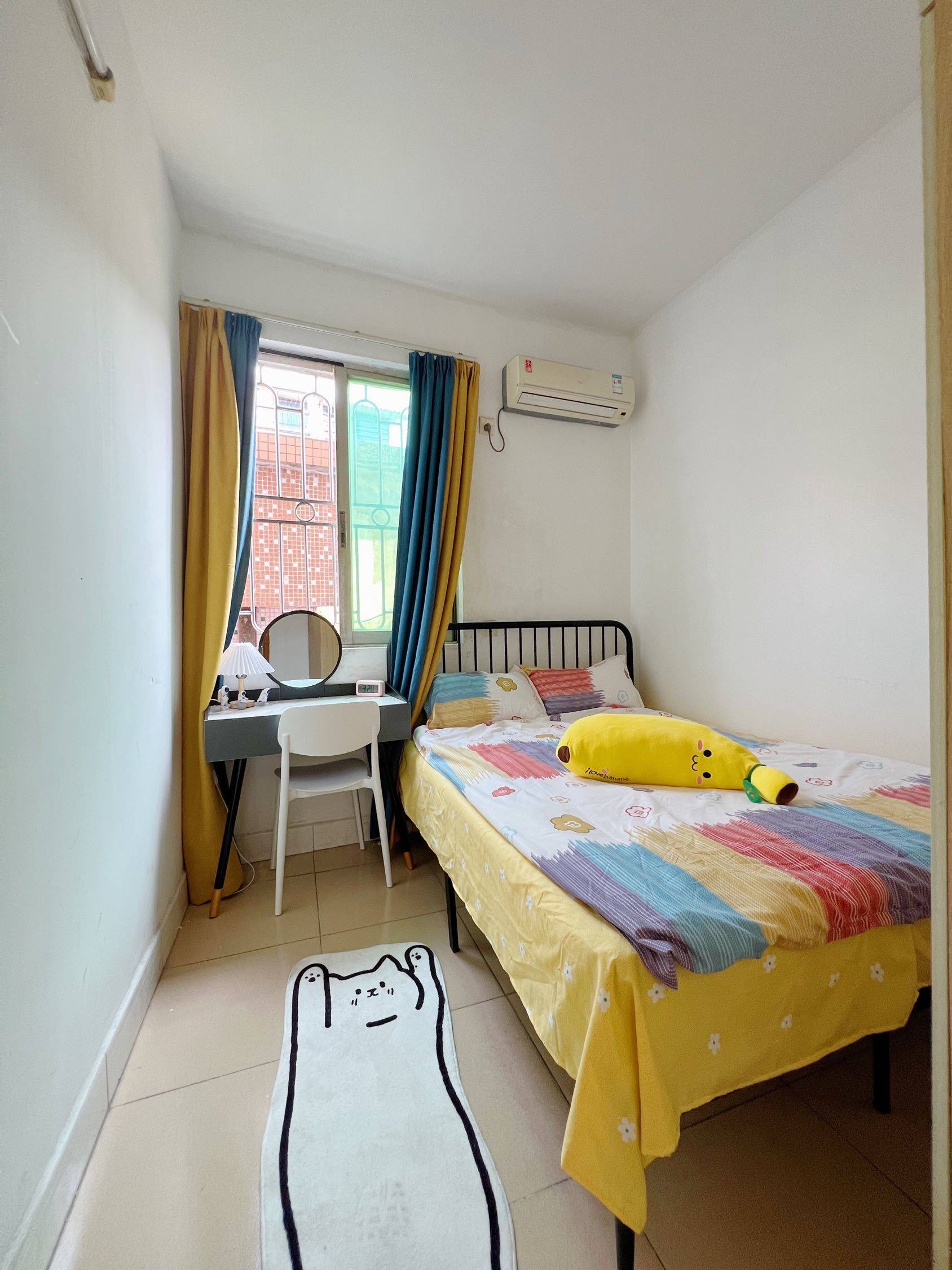 Cozy Home | Clean&Comfy | No Gender Limit | Hustle & Bustle | “Friends” | Chilled | Pet Friendly