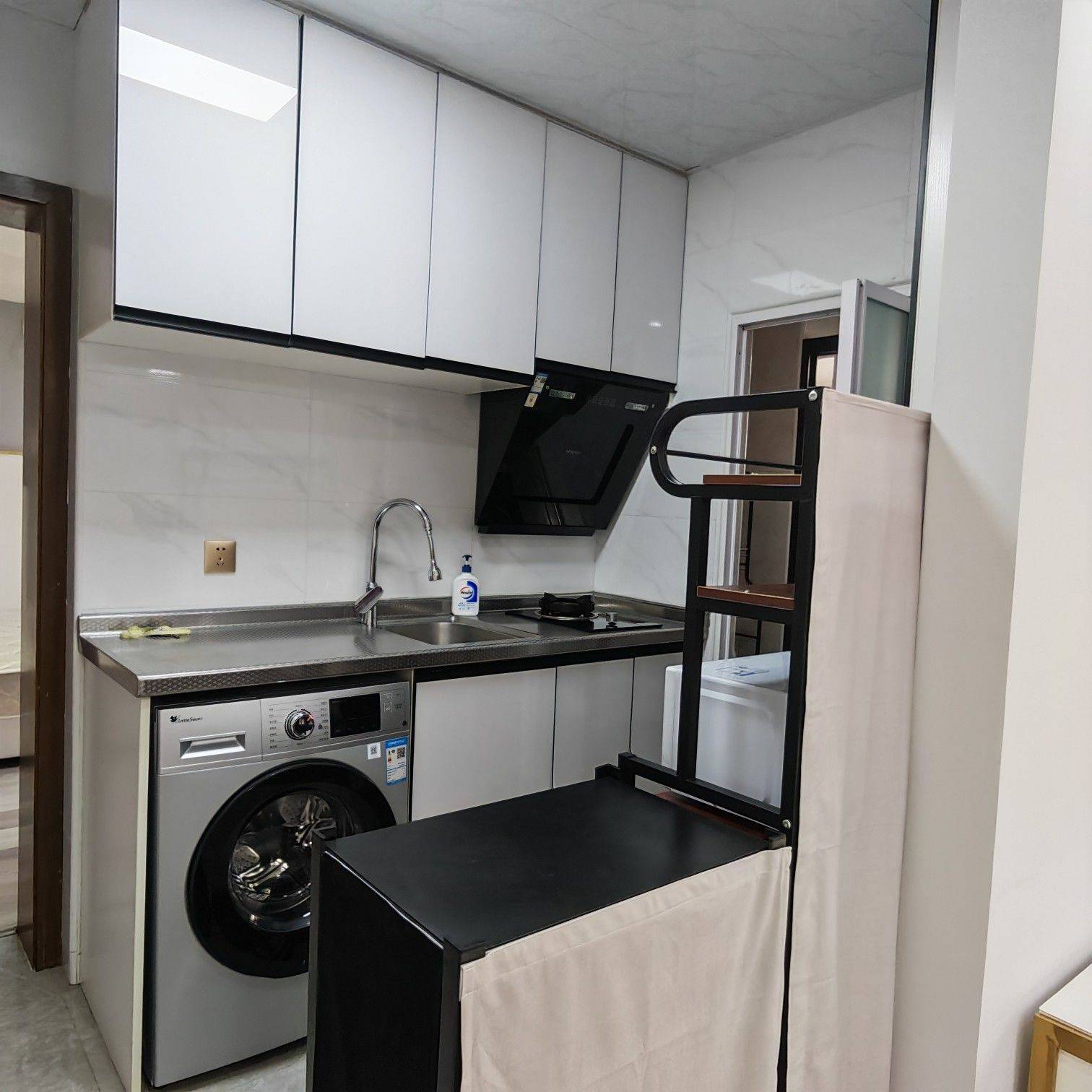 Cozy Home | Clean&Comfy | No Gender Limit | Hustle & Bustle | “Friends” | Chilled | LGBTQ Friendly