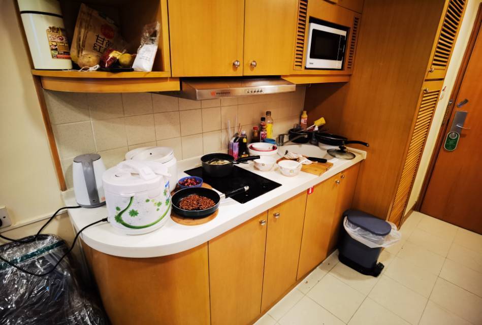 Cozy Home | Clean&Comfy | No Gender Limit | Hustle & Bustle | “Friends” | Chilled | LGBTQ Friendly