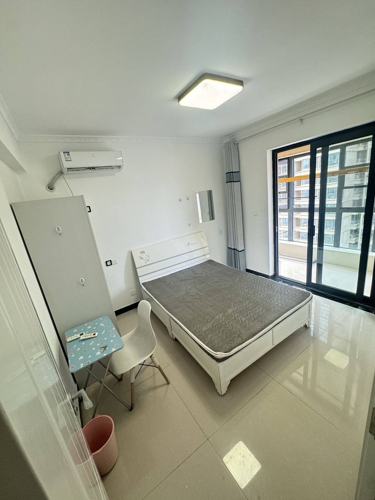 Cozy Home | Clean&Comfy | No Gender Limit | Hustle & Bustle | “Friends” | Chilled | LGBTQ Friendly | Pet Friendly
