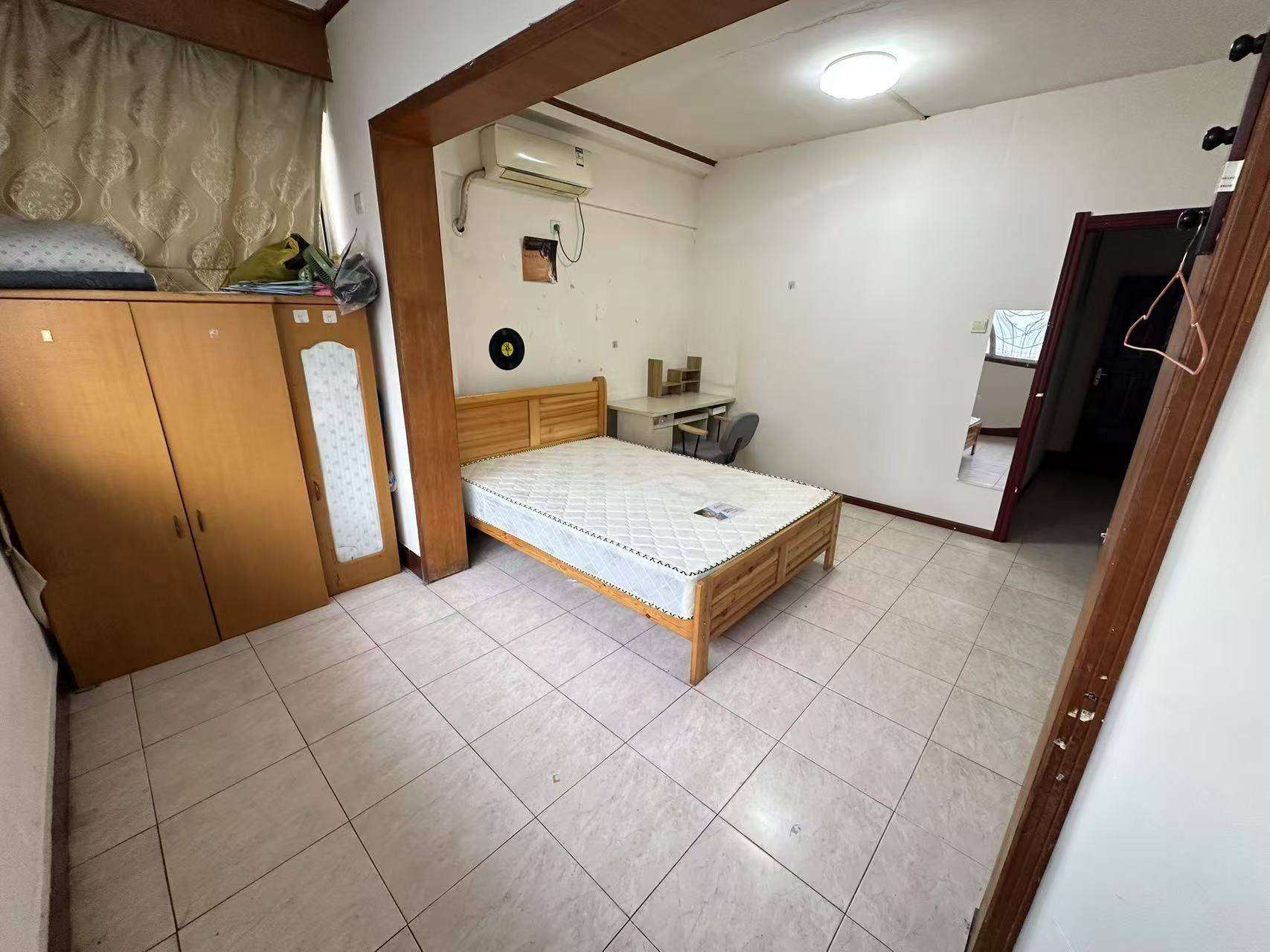 Cozy Home | No Gender Limit | Hustle & Bustle | “Friends” | LGBTQ Friendly