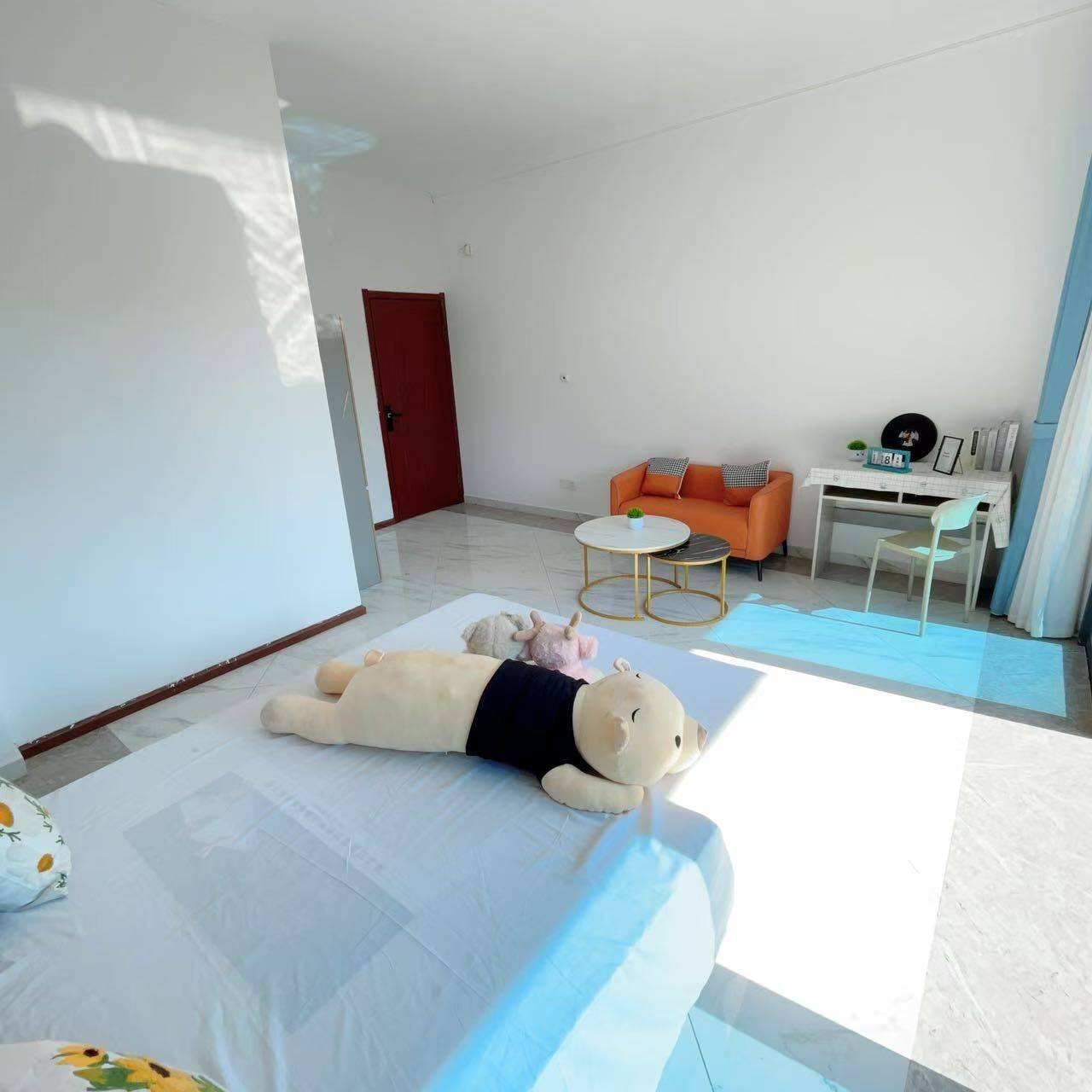 Cozy Home | Clean&Comfy | No Gender Limit | Hustle & Bustle | “Friends” | Chilled | LGBTQ Friendly | Pet Friendly