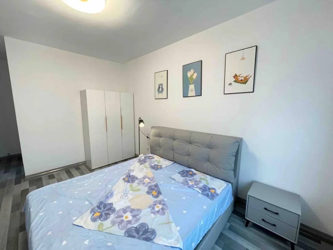 Cozy Home | Clean&Comfy | No Gender Limit | Hustle & Bustle